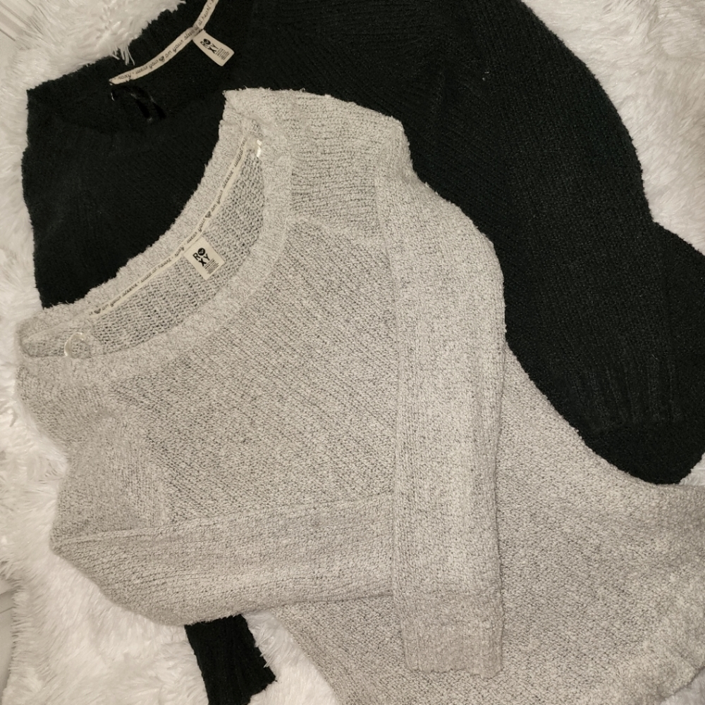 2 Roxy ultrasoft sweaters